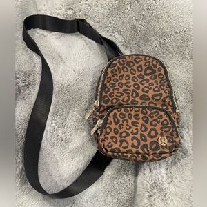 Lululemon Leopard Print Crossbody Bag 🐆